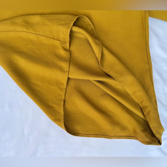 H&M | Ruffled Midi Dress - Picture 7 of 15